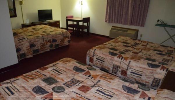 Economy Inn Сеймур Номер фото