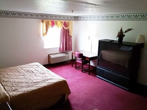 Economy Inn Сеймур Экстерьер фото